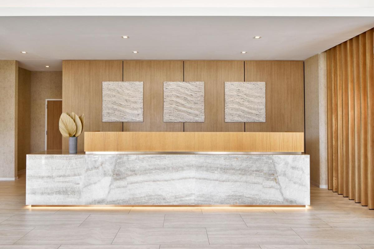Отель AC Hotel by Marriott Fort Lauderdale Beach