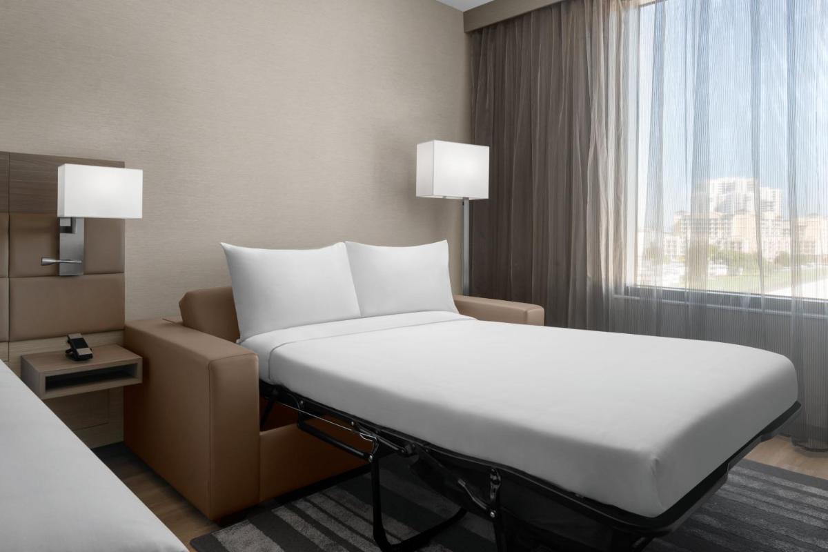 Отель AC Hotel by Marriott Miami Dadeland
