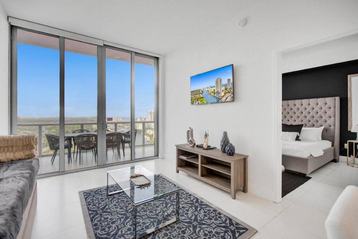 Апартаменты AMAZING PENTHOUSE w PRIVATE ROOF TERRACE