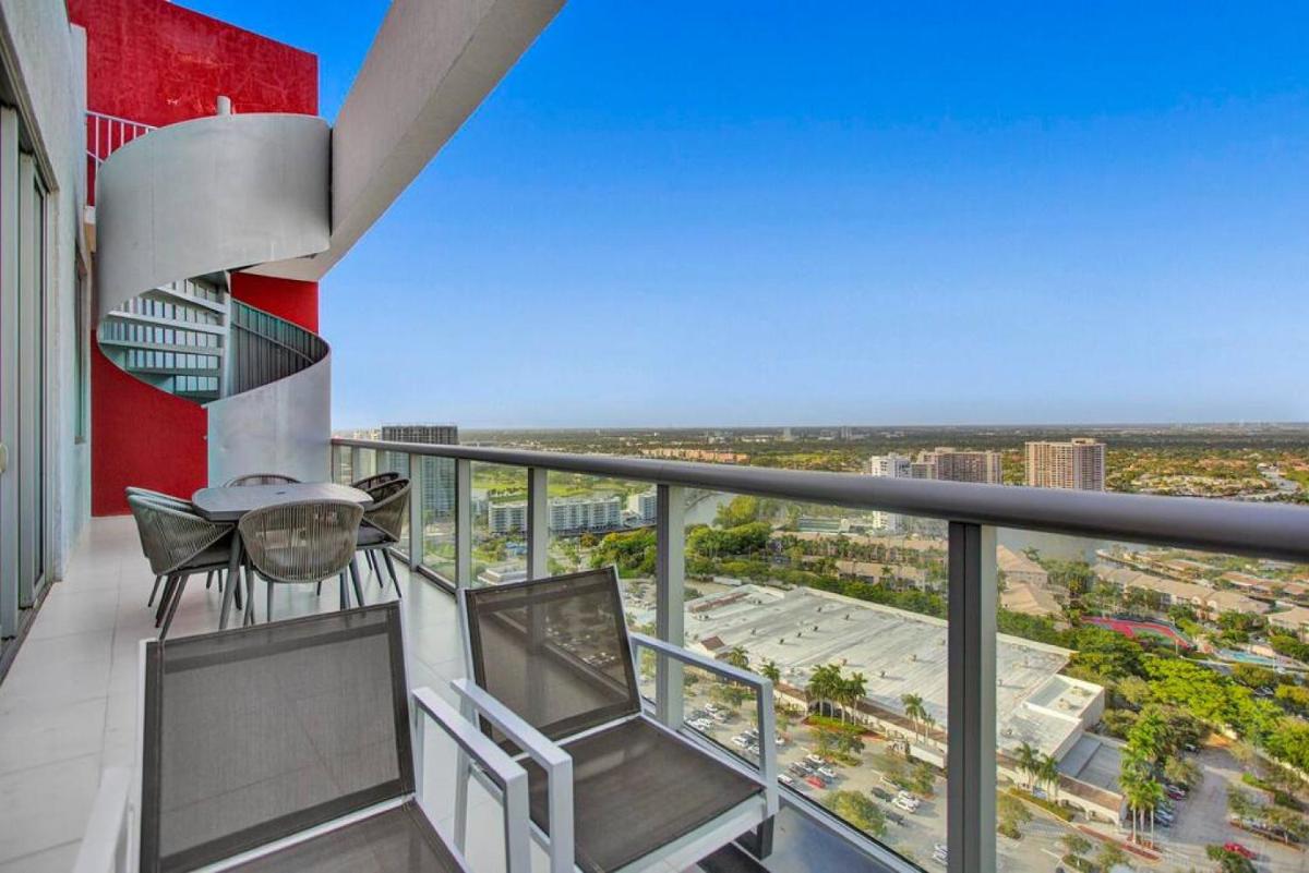 Апартаменты AMAZING PENTHOUSE w PRIVATE ROOF TERRACE