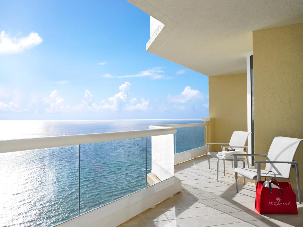 Отель Acqualina Resort and Residences