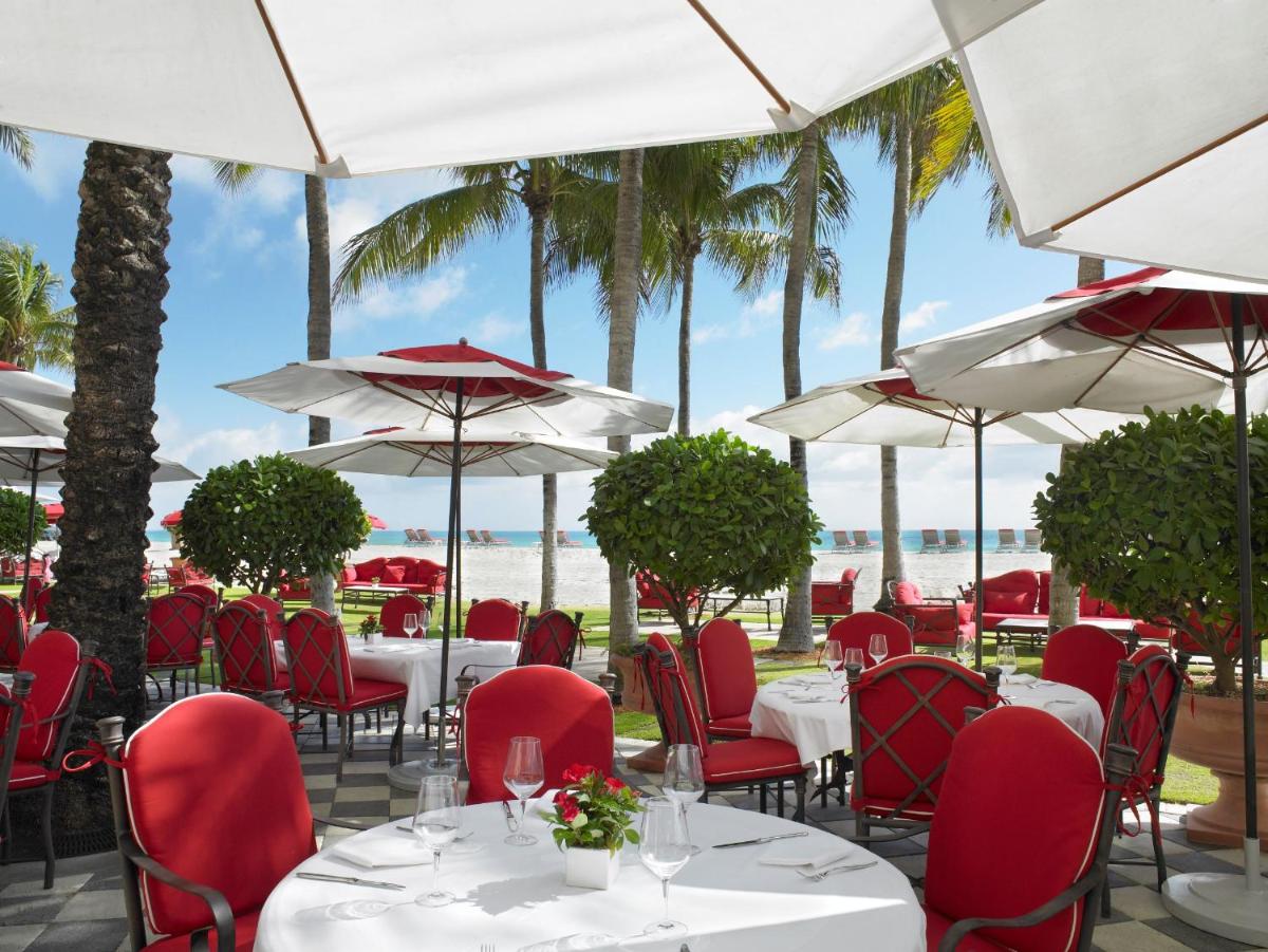 Отель Acqualina Resort and Residences