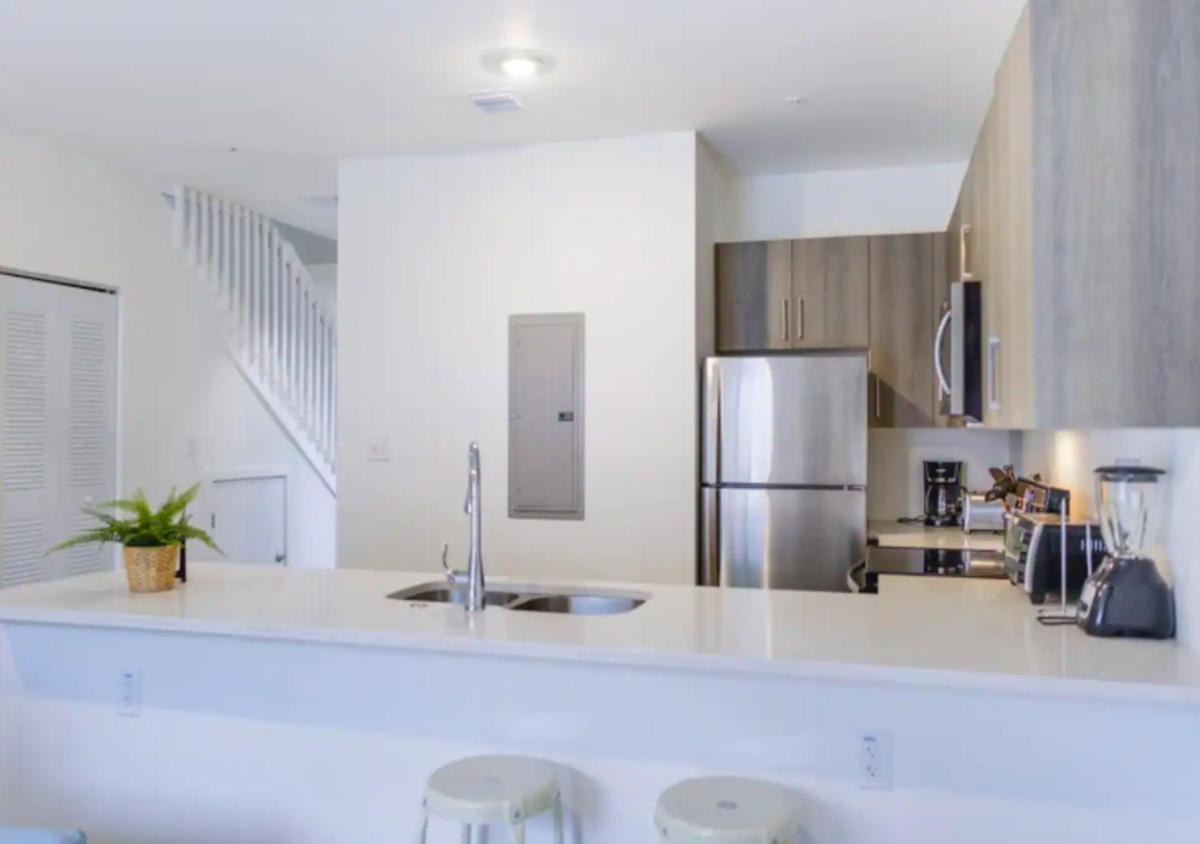 Апартаменты Awesome 3BR Townhouse In North Miami