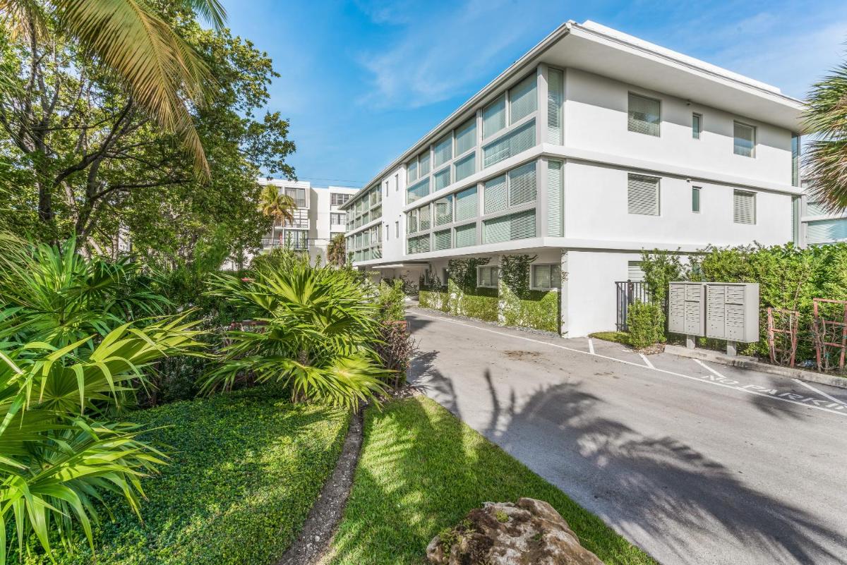 Апартаменты Beach Haus Key Biscayne Contemporary Apartments