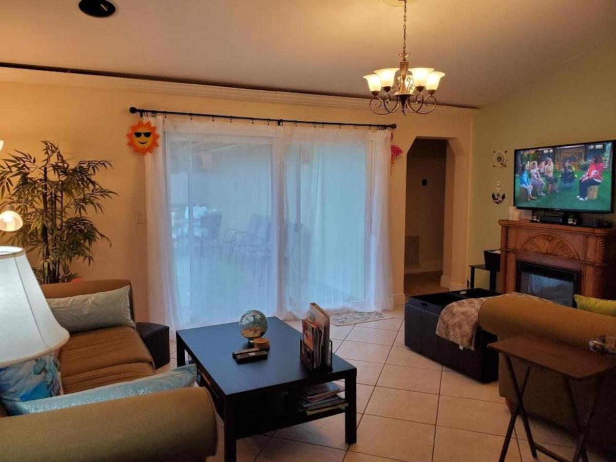 Апартаменты Beautiful Spacious and Luxury Delray Beach House! Near the Beach!