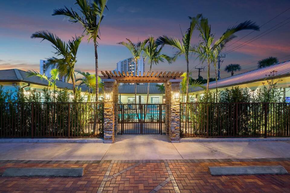Апартаменты Bermuda Bungalows (Tropical Island Getaway)
