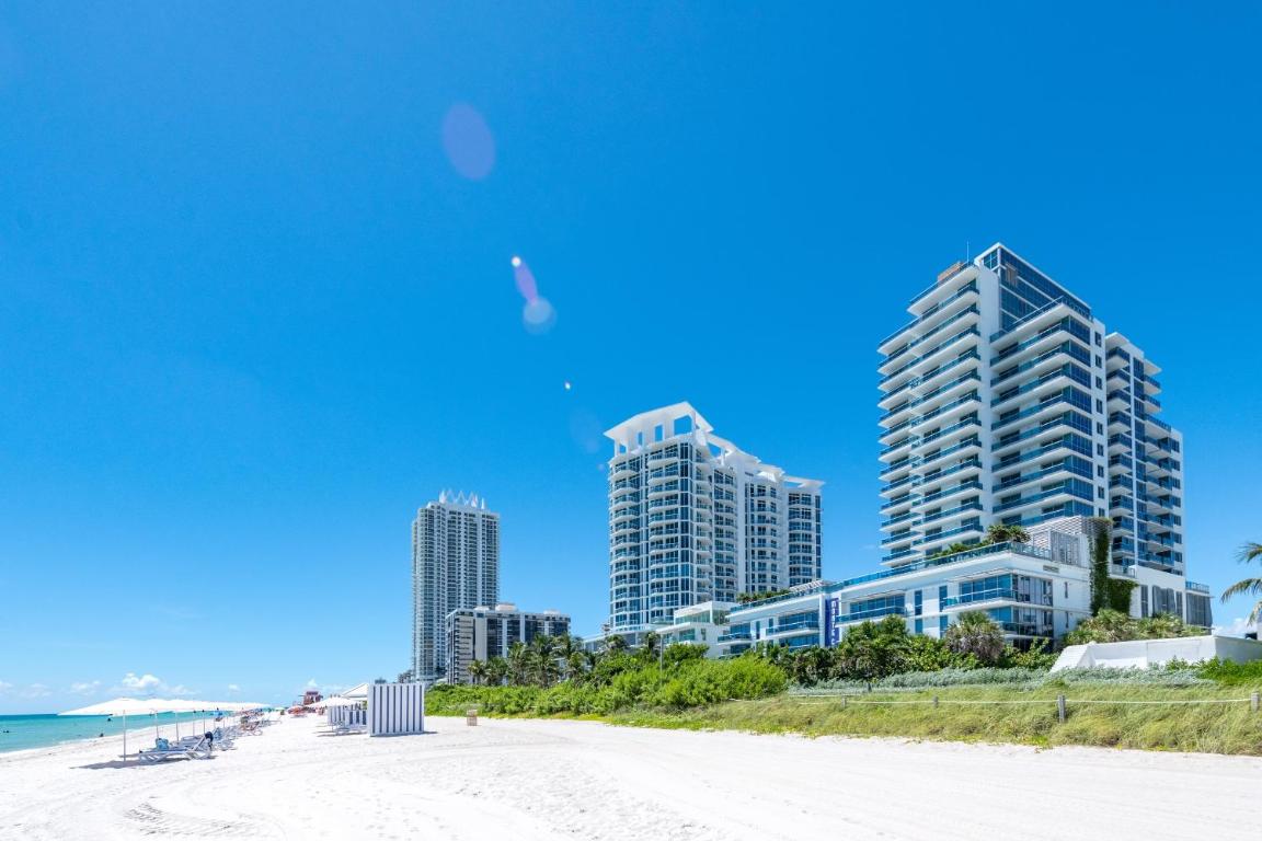 Отель Bluebird Suites Monte Carlo Miami Beach