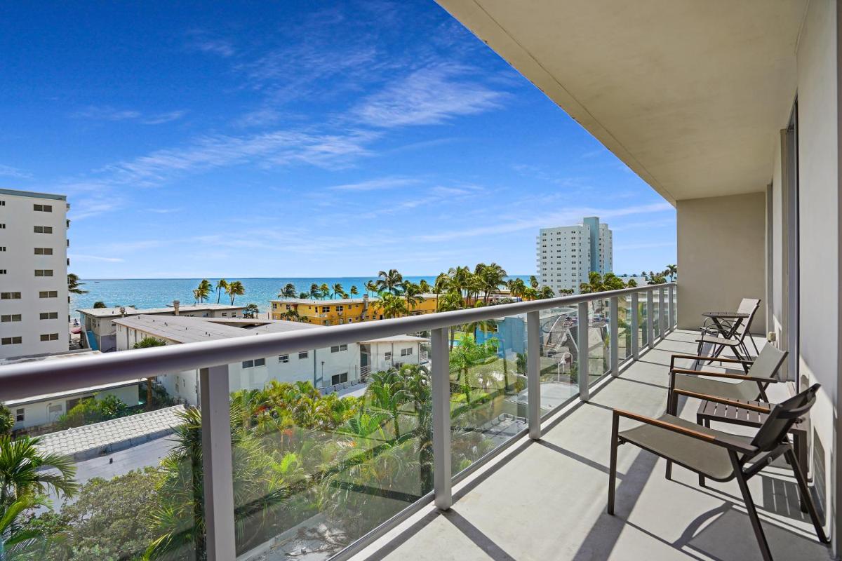 Отель CH Luxury Condos & Studios On The Beach