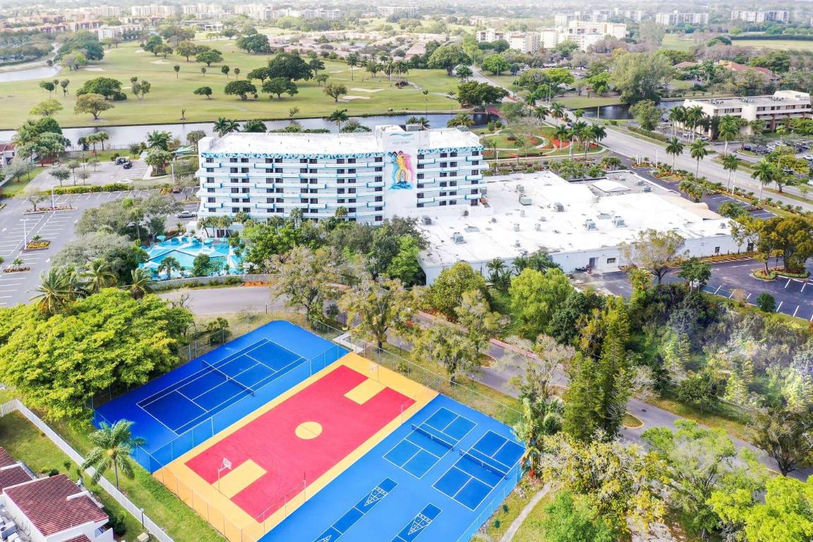 Отель Chateau Mar Golf Resort, Trademark Collection by Wyndham