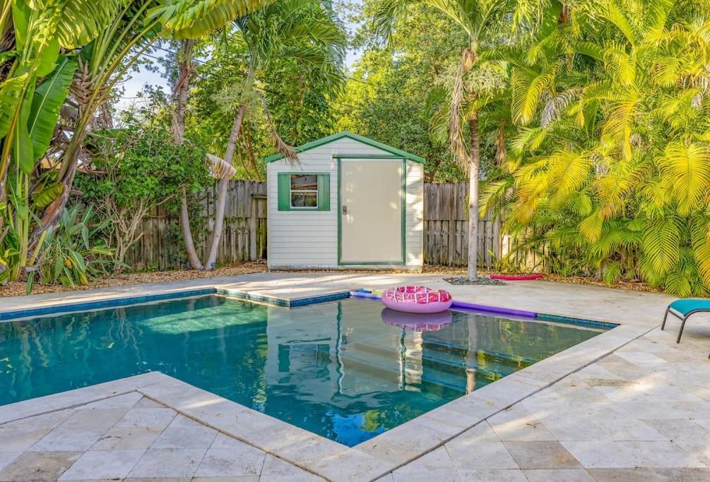 Апартаменты Chic Villa/5 Min to Beach/Pool/Top Location