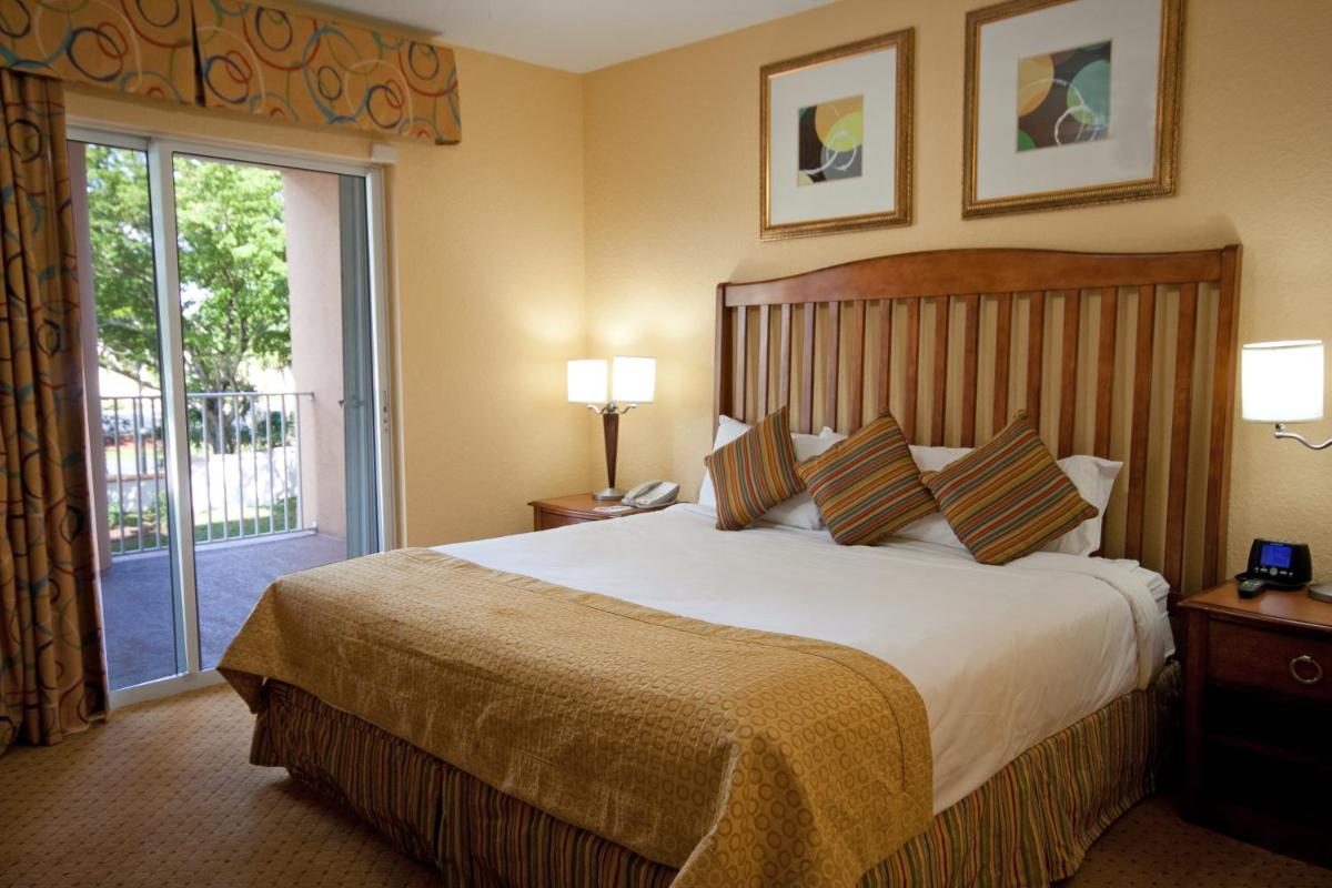Отель Club Wyndham Palm-Aire