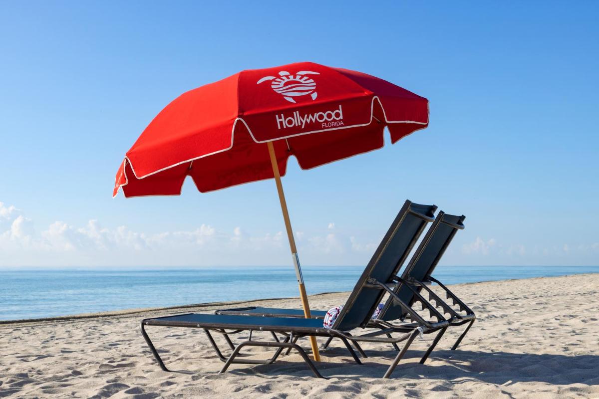 Отель Costa Hollywood Beach Resort — An All Suite Hotel