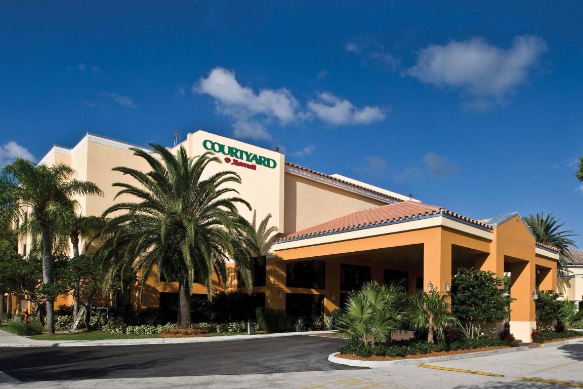 Отель Courtyard by Marriott Boynton Beach