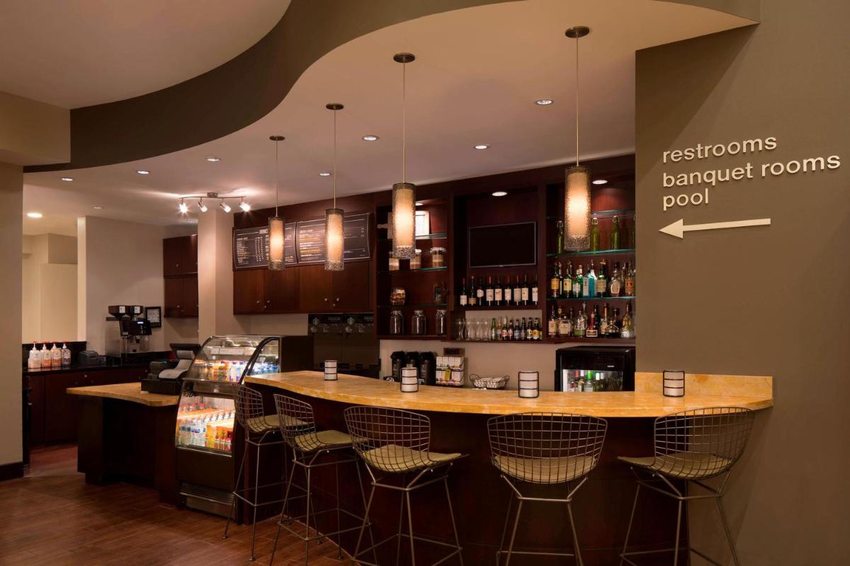 Отель Courtyard by Marriott Boynton Beach