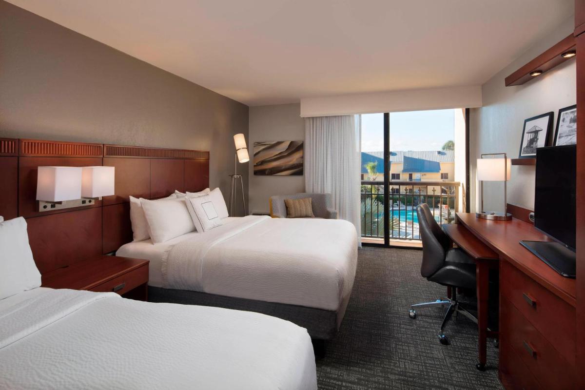 Отель Courtyard by Marriott Boynton Beach