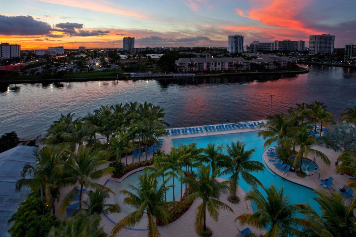 Отель DoubleTree Resort Hollywood Beach