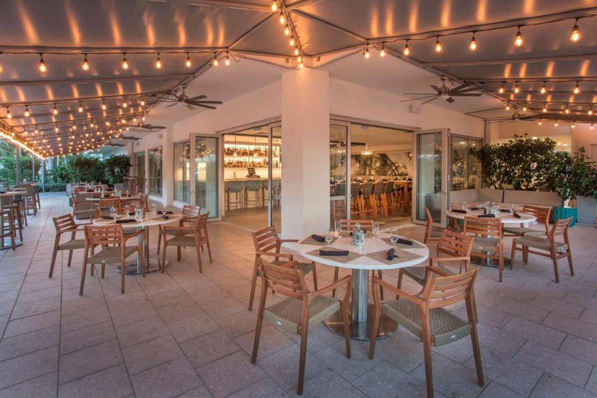 Отель DoubleTree Resort Hollywood Beach