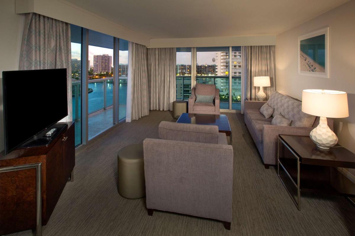 Отель DoubleTree Resort Hollywood Beach