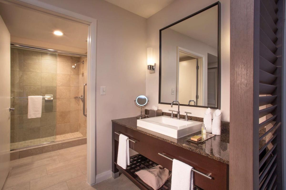 Отель DoubleTree Resort Hollywood Beach