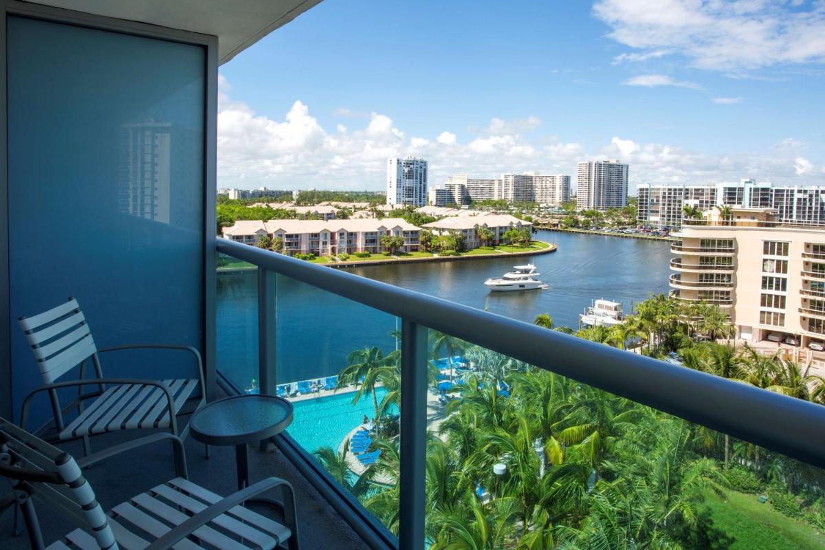 Отель DoubleTree Resort Hollywood Beach