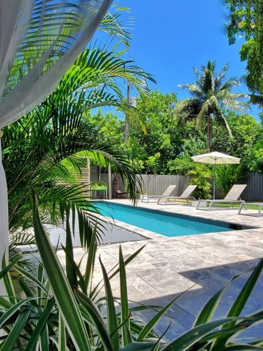 Апартаменты DreamHouse with Heated Pool