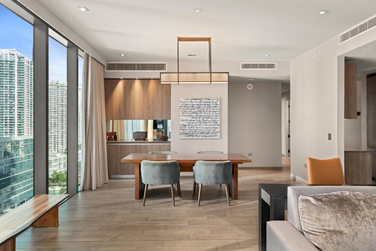 Отель EAST Miami Residences