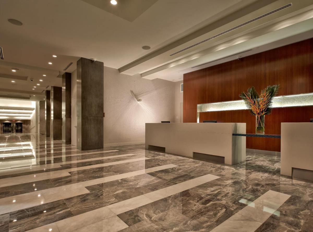 Отель EB Hotel Miami Airport