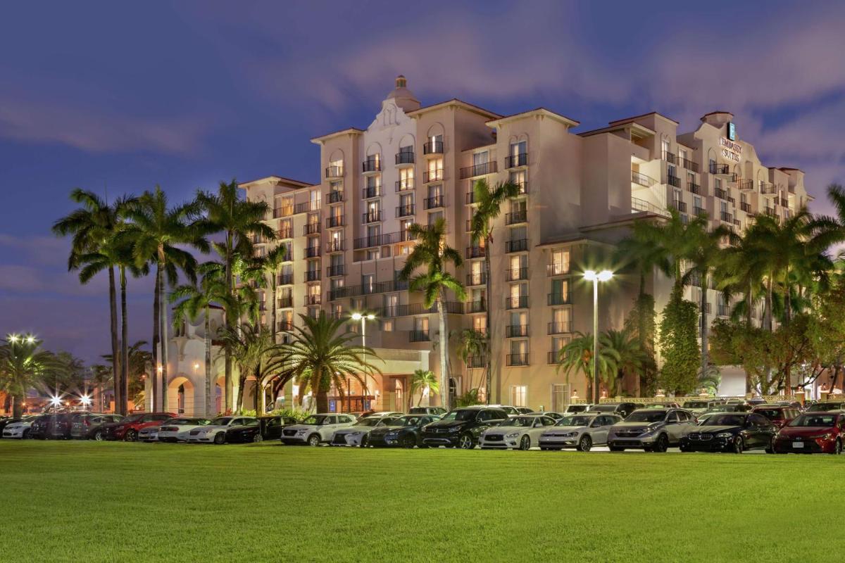 Отель Embassy Suites by Hilton Miami International Airport