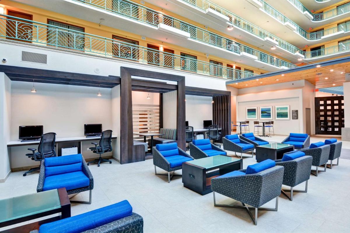 Отель Embassy Suites by Hilton Miami International Airport