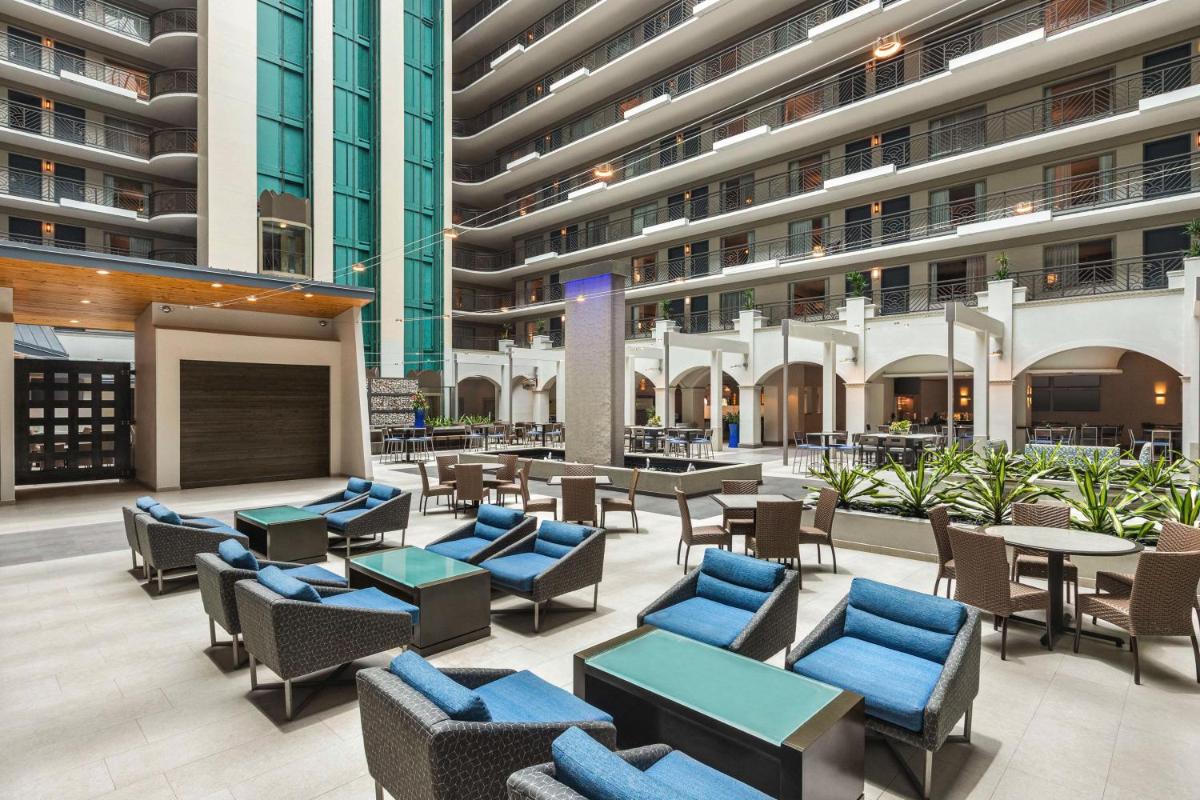 Отель Embassy Suites by Hilton Miami International Airport