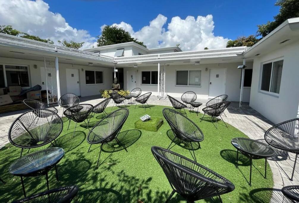 Апартаменты Fabulous Studio 15 min from The Beach