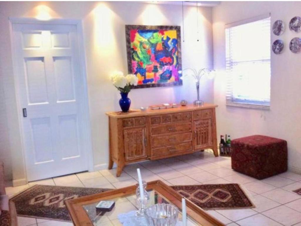 Апартаменты FortLauderdale Beach Apartment