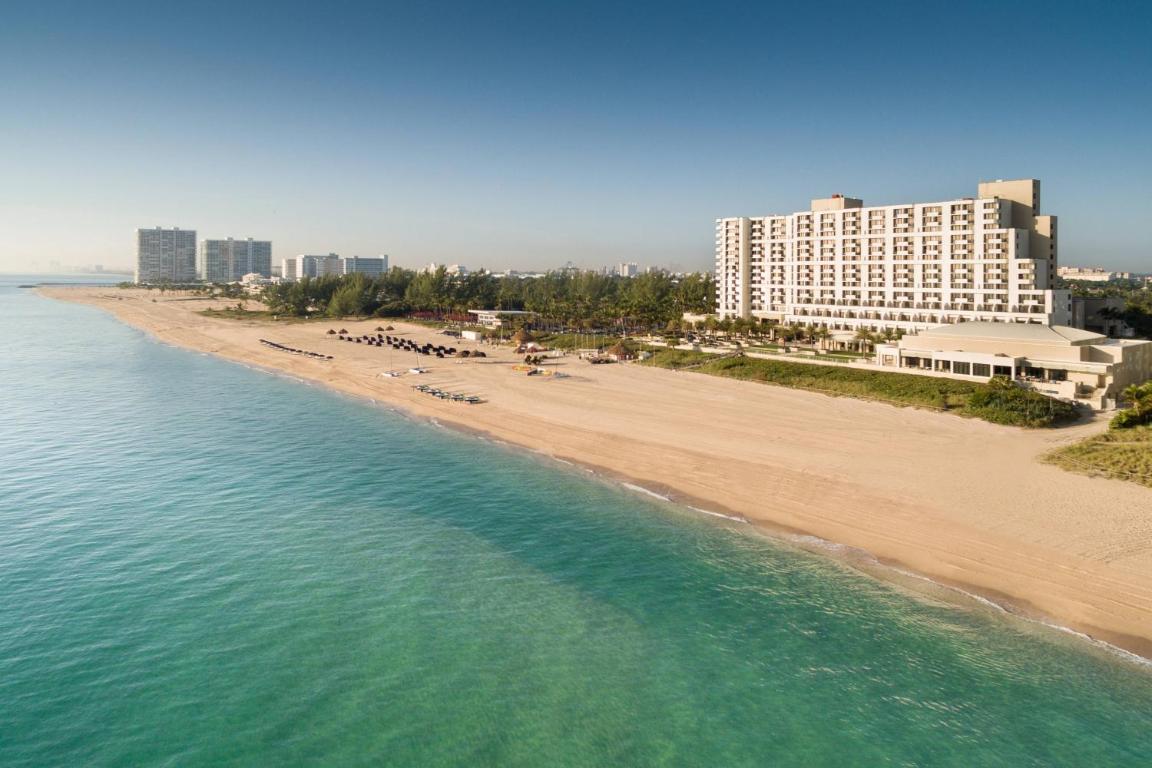 Отель Fort Lauderdale Marriott Harbor Beach Resort & Spa