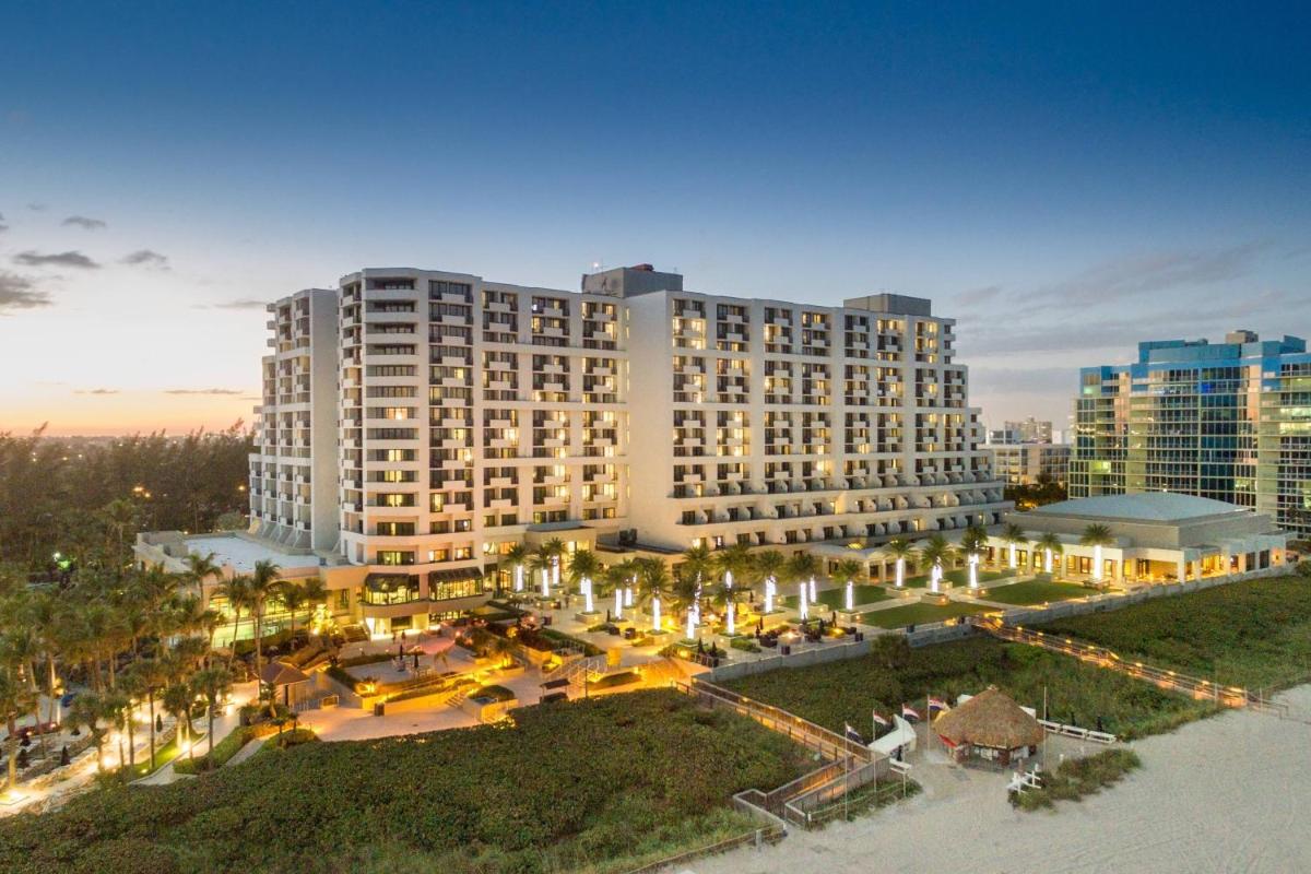 Отель Fort Lauderdale Marriott Harbor Beach Resort & Spa