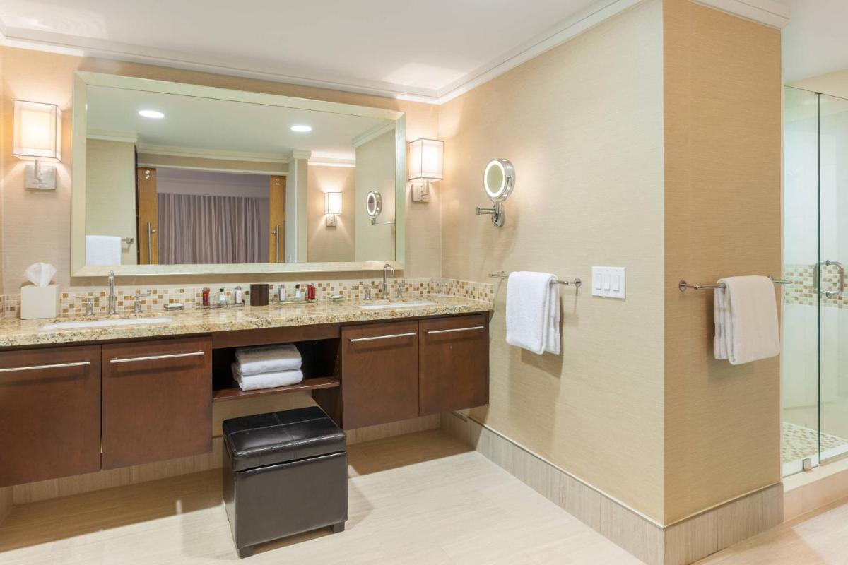 Отель Fort Lauderdale Marriott Harbor Beach Resort & Spa