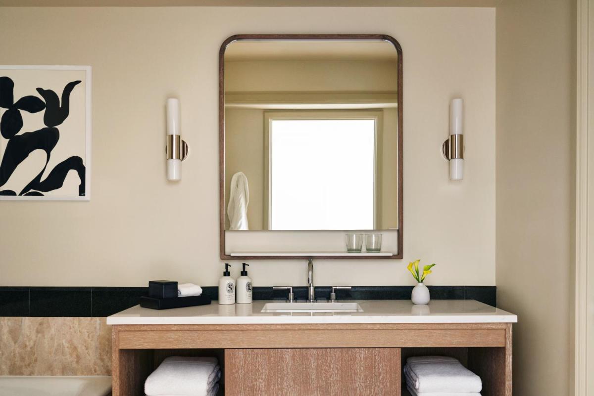 Отель Four Seasons Hotel Miami