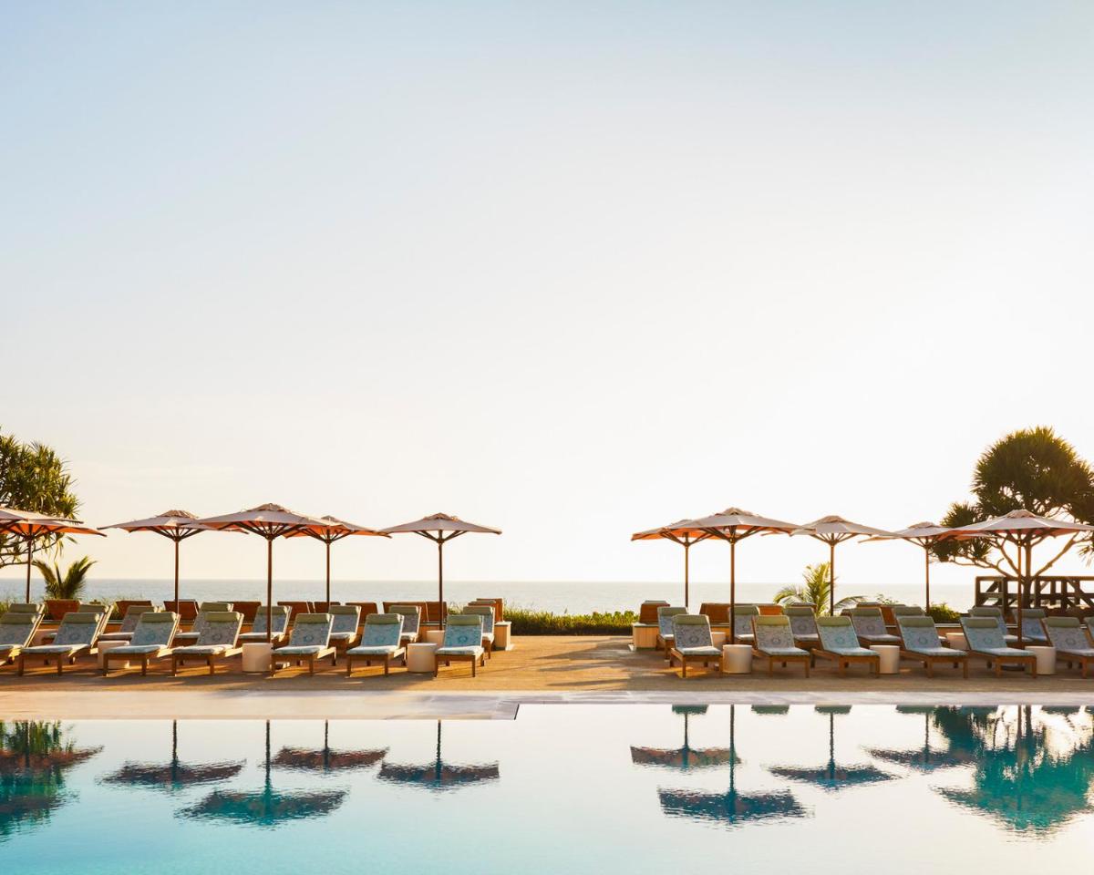 Отель Four Seasons Resort Palm Beach