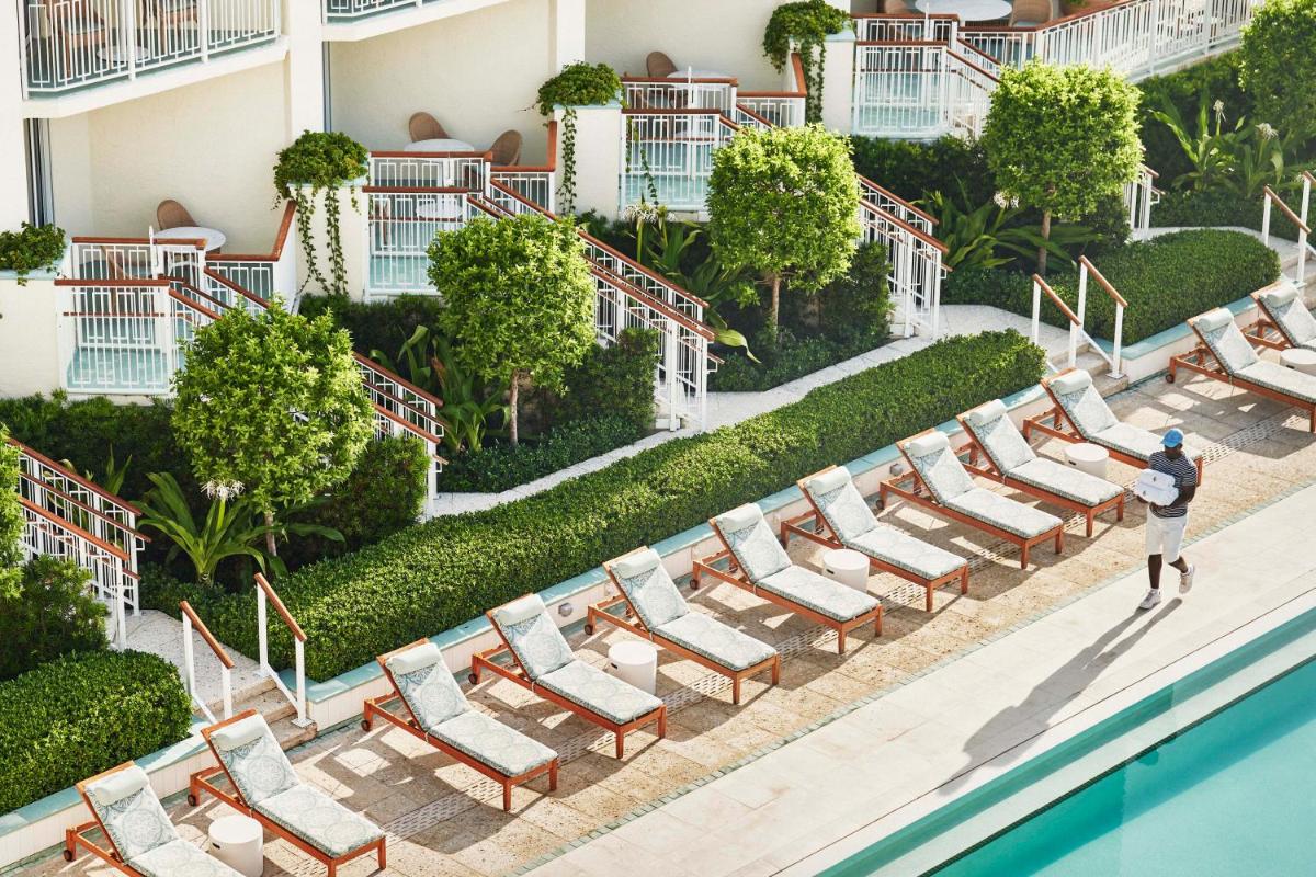 Отель Four Seasons Resort Palm Beach