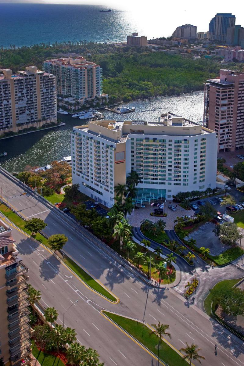 Отель GALLERYone — a DoubleTree Suites by Hilton Hotel