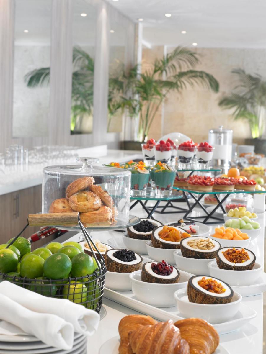 Отель Grand Beach Hotel