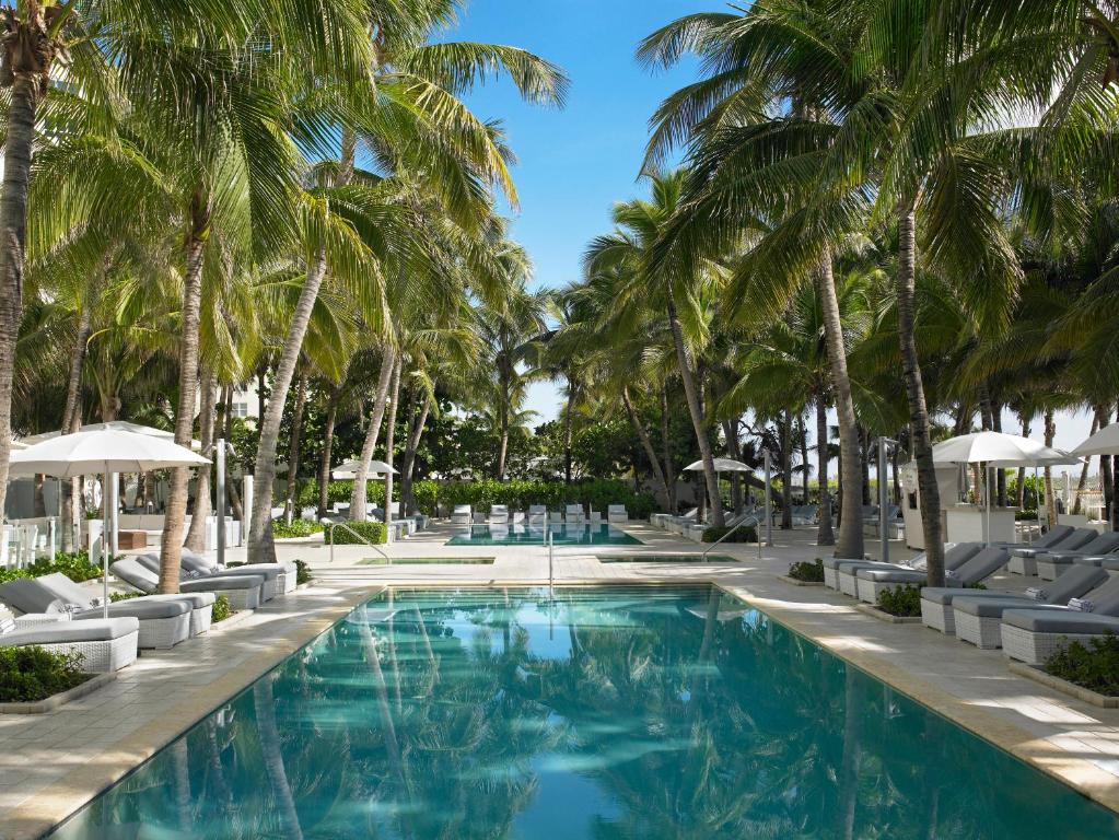 Отель Grand Beach Hotel
