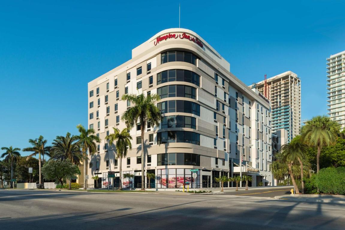 Отель Hampton Inn & Suites Miami Wynwood Design District, FL