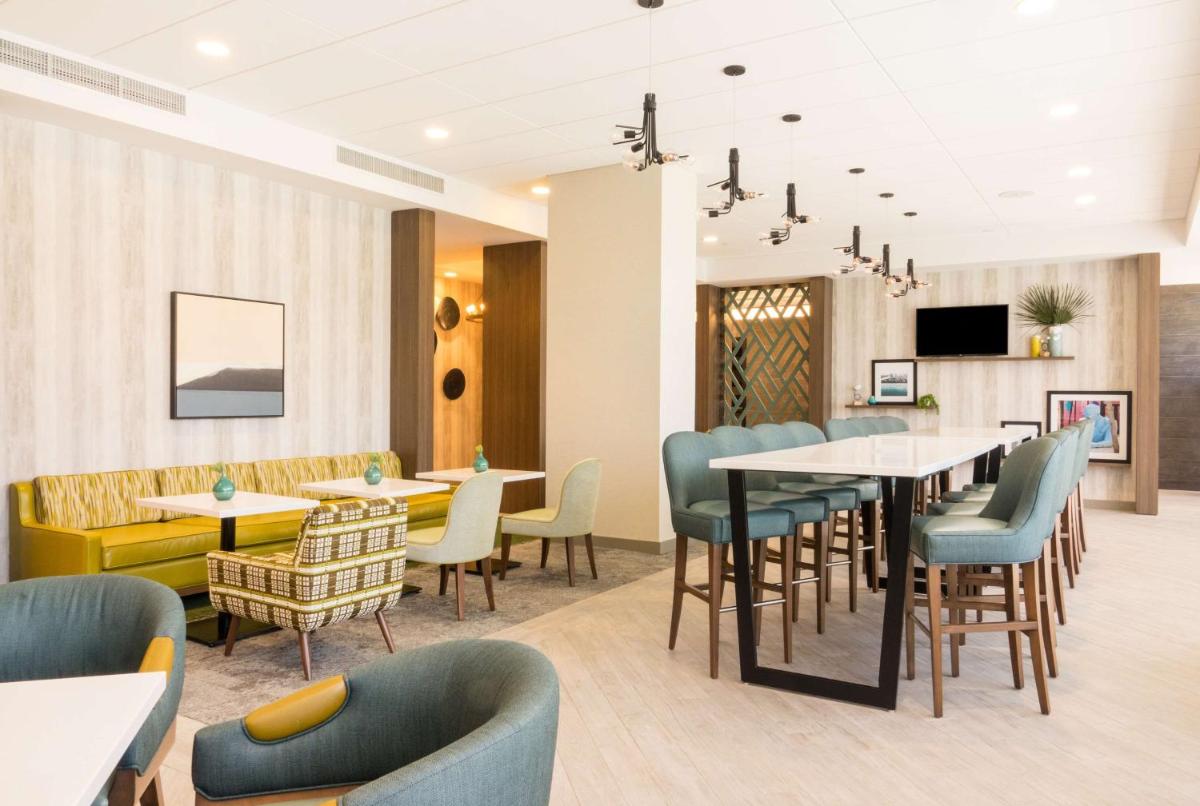 Отель Hampton Inn & Suites Miami Wynwood Design District, FL