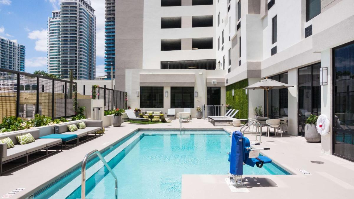 Отель Hampton Inn & Suites Miami Wynwood Design District, FL