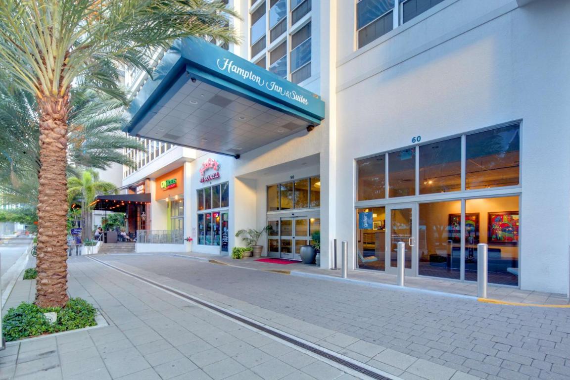 Отель Hampton Inn & Suites by Hilton Miami Downtown/Brickell