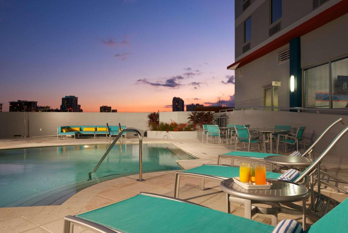 Отель Hampton Inn & Suites by Hilton Miami Downtown/Brickell