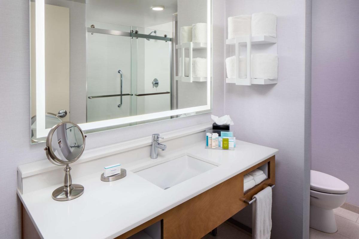 Отель Hampton Inn & Suites by Hilton Miami Downtown/Brickell