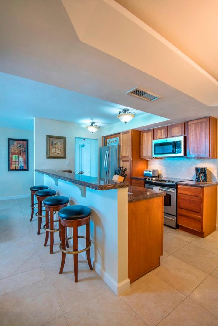 Отель Hawks Cay Resort