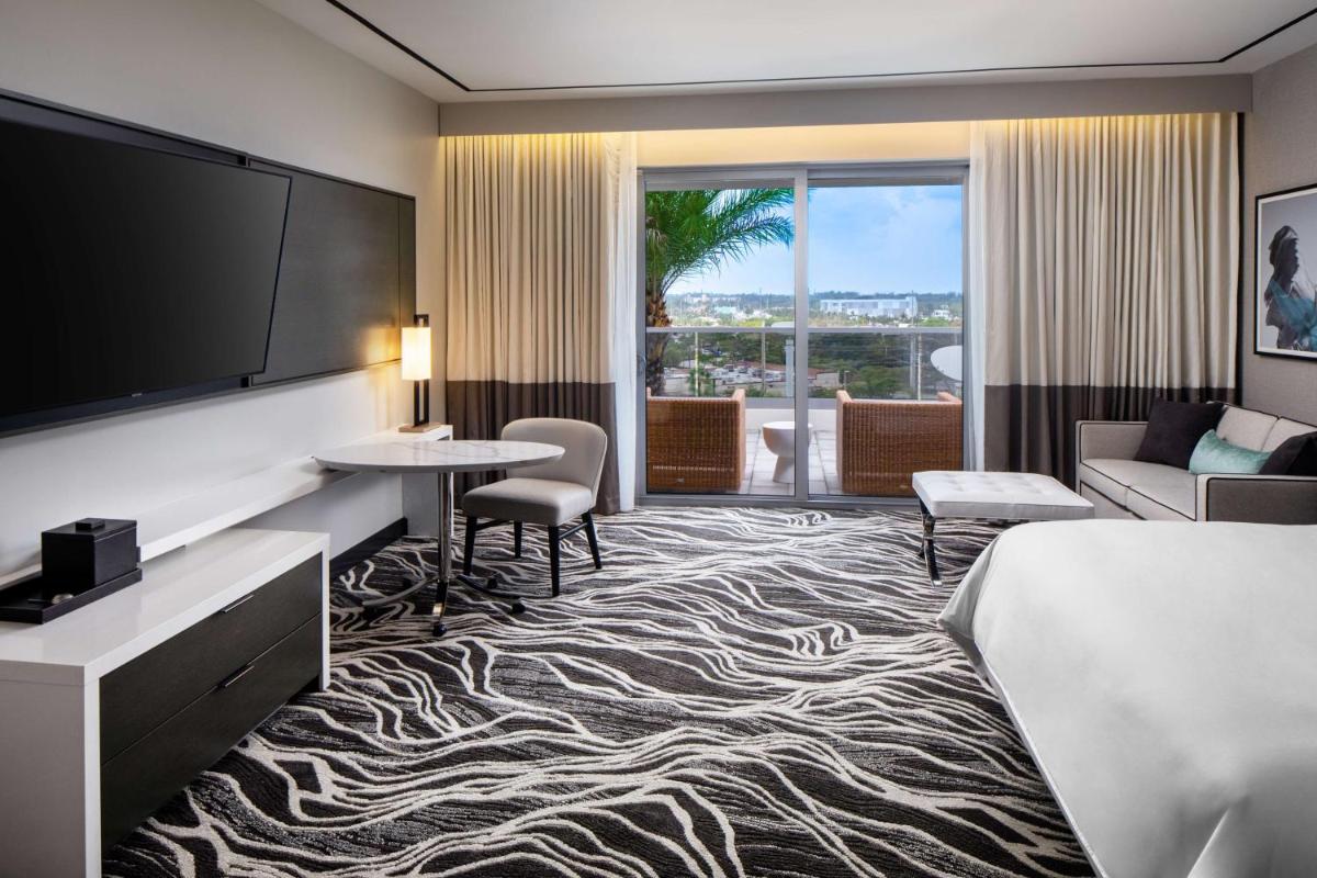 Отель Hilton Aventura Miami