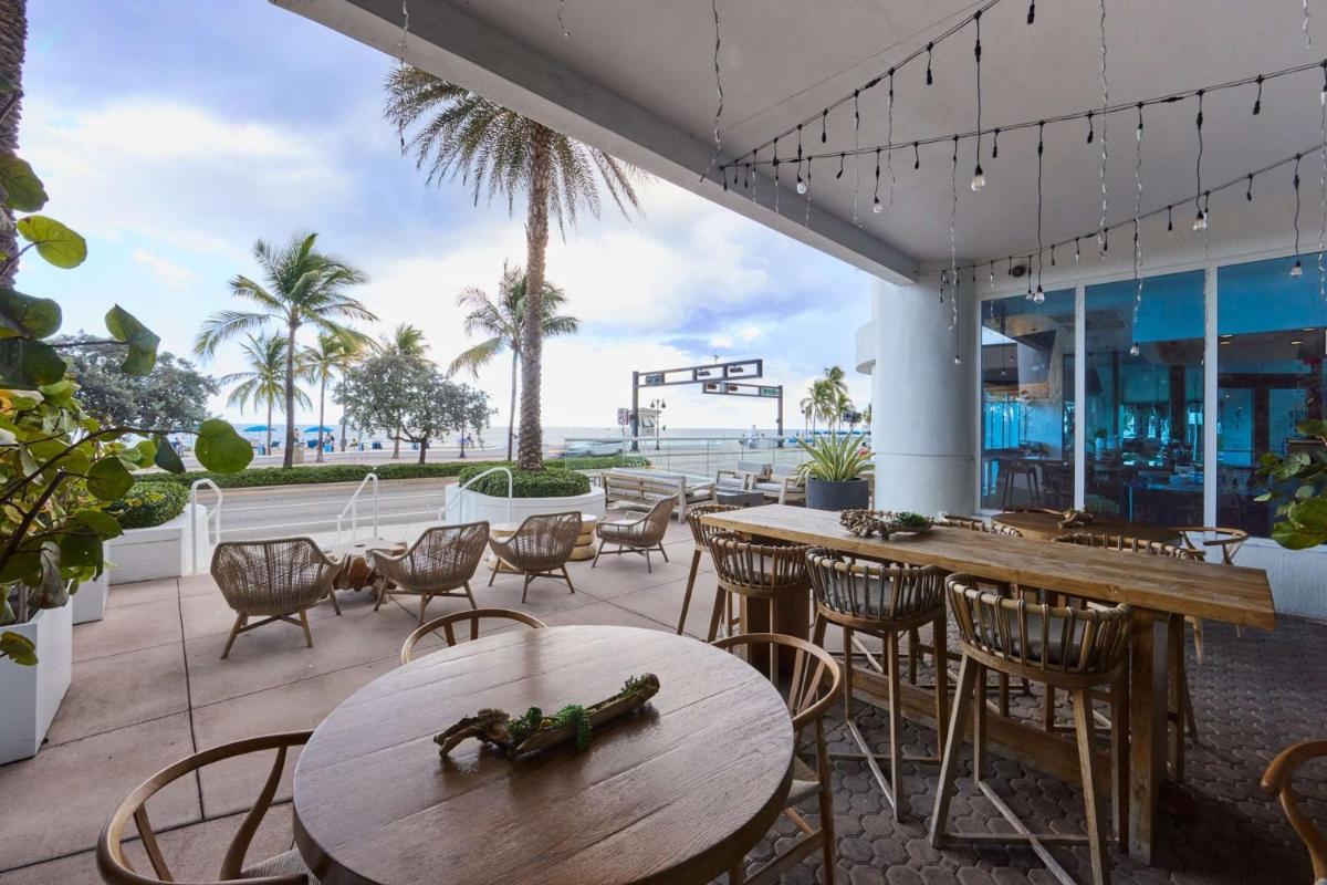 Отель Hilton Fort Lauderdale Beach Resort
